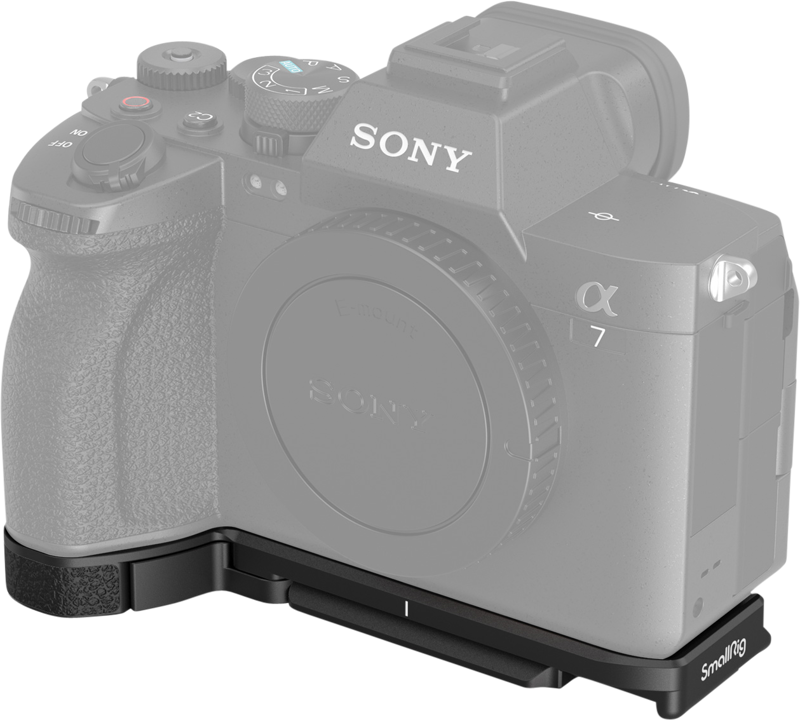 Aims to improve grip experience and enable tripod and handheld shooting while protecting the bottom of the camera.