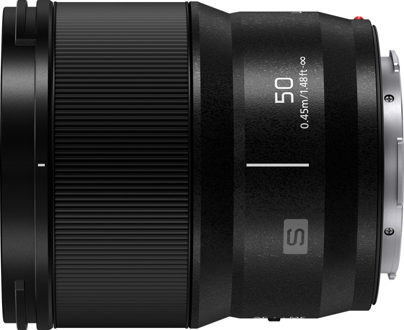 Fast F1.8 Aperture for beautiful bokeh.