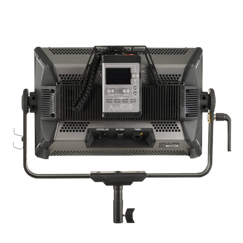 APUTURE Nova P300c