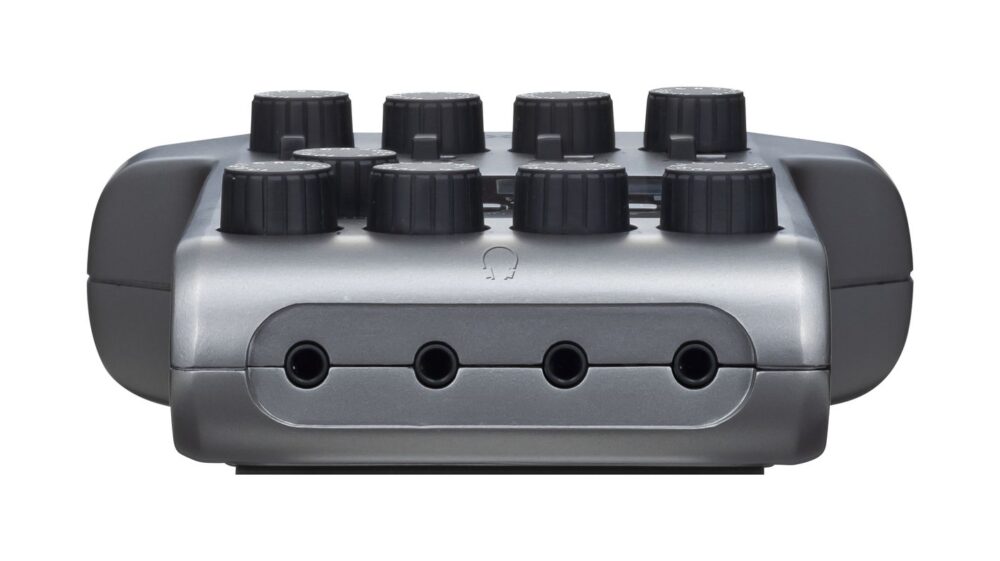 ZOOM P4 PodTrak - podcasting mixer and interface