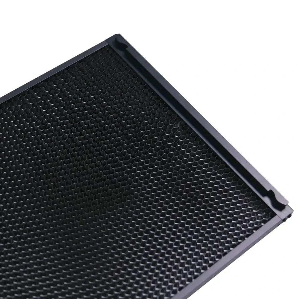 APUTURE Nova P600c 45° Metal Grid