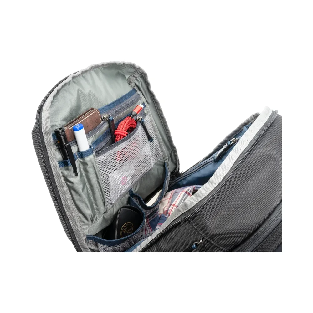 THINK TANK Venturing Observer