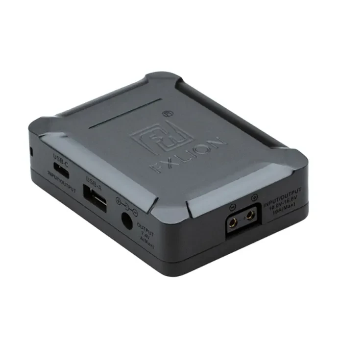 FXLION Nano Hub – Multi Voltage Adapter