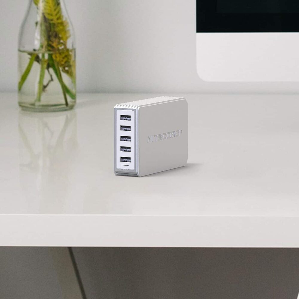 NITECORE UA55 5-Port USB desktop adapter