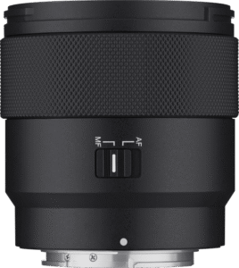 this lens fits comfortably in any camera bag