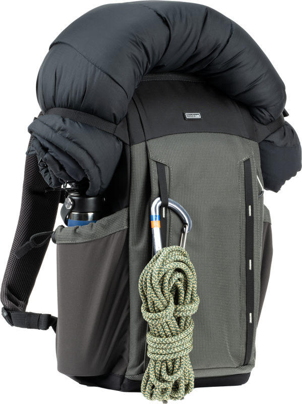 all-day carry and two large side pockets each fit a 32oz/950ml Nalgene water bottle or can be used to carry a tripod.