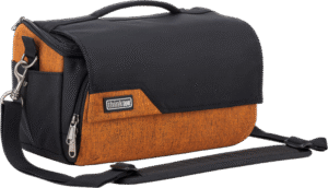 the Mirrorless movers have wide appeal across photographers of all types. Think Tank Mirror Mover 25 fits one standard mirrorless body plus 2 to 3 lenses: short to medium f/4 zooms or short to medium primes.
