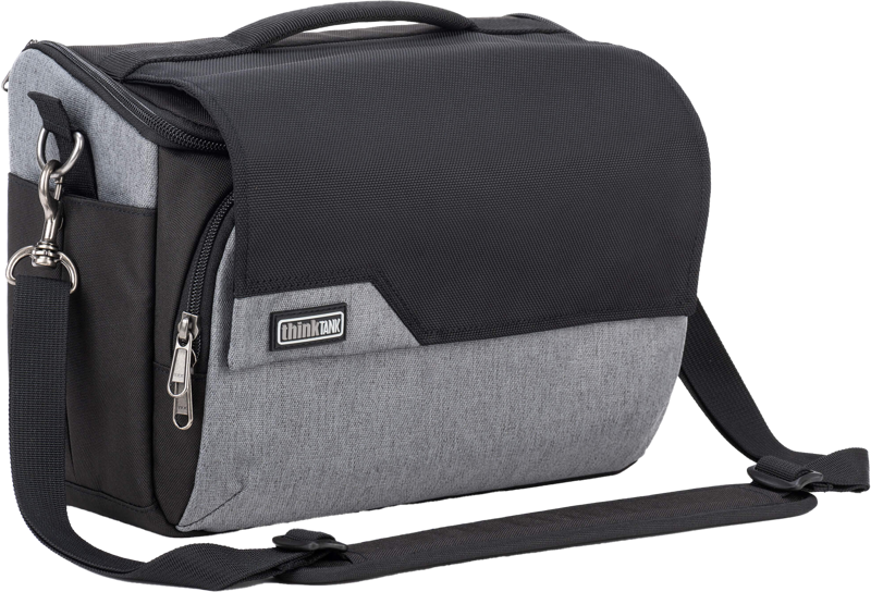 the Mirrorless movers have wide appeal across photographers of all types. Think Tank Mirrorless Mover 30 fits one standard mirrorless body plus 2 to 4 lenses: short to medium f/4 and f/2.8 zooms or short to medium primes.
