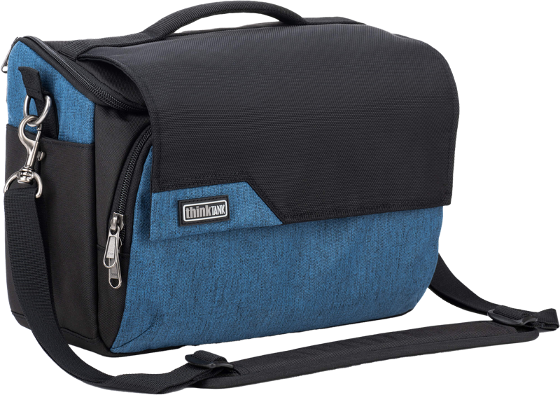 the Mirrorless movers have wide appeal across photographers of all types. Think Tank Mirrorless Mover 30 fits one standard mirrorless body plus 2 to 4 lenses: short to medium f/4 and f/2.8 zooms or short to medium primes.