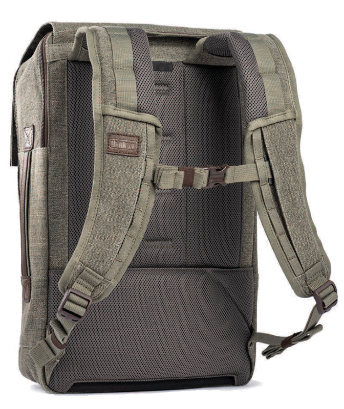 and anyone who carries a laptop and essential accessories on a daily basis. Constructed with our distinguished stone-washed cotton canvas
