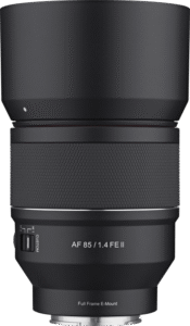 this lens delivers a stunning image quality and in all areas of the image.The F/1.4 aperture has 9 diaphragm blades that creates a smooth