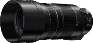 lightweight design (equivalent to 200-800 mm in 35mm full frame).