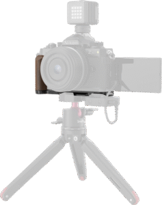 and designed ergonomically to enhance the grip feeling. The built-in Arca-Swiss quick release baseplate allows for easy and fast Arca-type tripod assembly and disassembly.