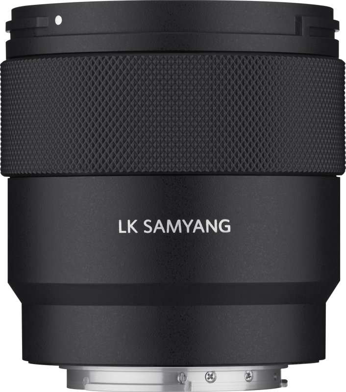 this lens offers professional results in a size that’s easy to carry anywhere.