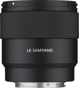 it’s the perfect tool for photographers and content creators who want dramatic perspectives without carrying heavy gear. At only 207 grams and 70.5 mm in length