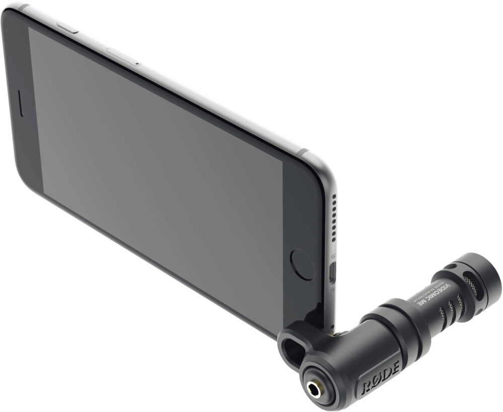<li>Wide 100 – 20 000 Hz frequency response</li>
