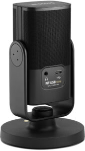 <li>In-built pop filter for reducing plosives</li>