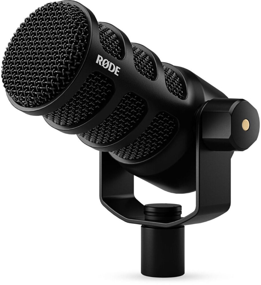 <li>Analog XLR and digital USB-C connection</li>