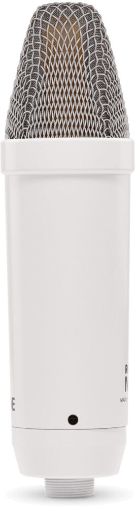 <li>3-pin XLR connection</li>