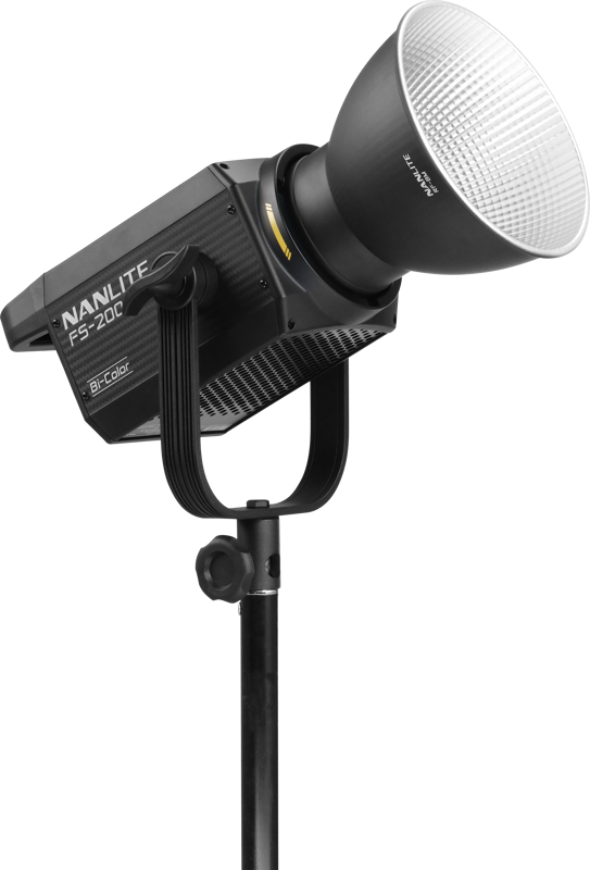 Bi-color version of FS-200 to further expand the ecosystem: FS-200B. Creators can embrace wider range of CCT and more combinations of lights in content creation and commercial shoots with their addition.