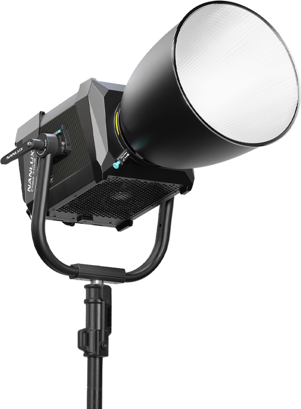 NANLUX Evoke 2400B Spot Light in Flight Case with 45° Reflector