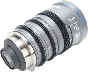 natural bokeh while maintaining excellent light control throughout the zoom range. The lens features a sophisticated optical construction with multiple aspherical and low-dispersion elements