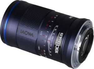 while the lens’ light weight makes it easy to carry all day.