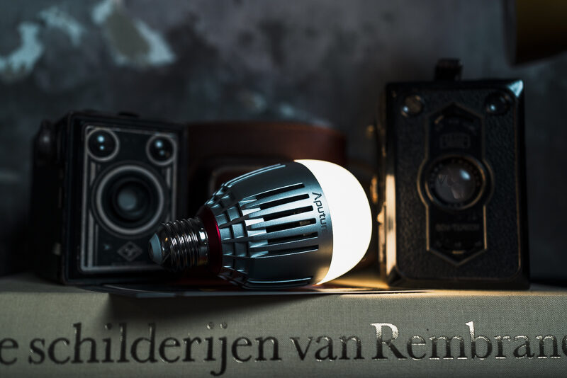 APUTURE Accent B7c RGBWW LED smart bulb