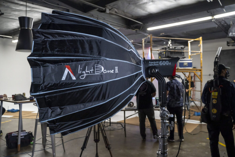 APUTURE Light Storm 600d