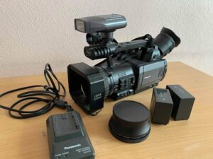 PANASONIC AG-DVX100B, 3-CCD Mini-DV Cinema Video Camcorder (used)