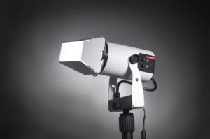 KINOTEHNIK Practilite 604 bi-color LED fresnel with DMX (white)