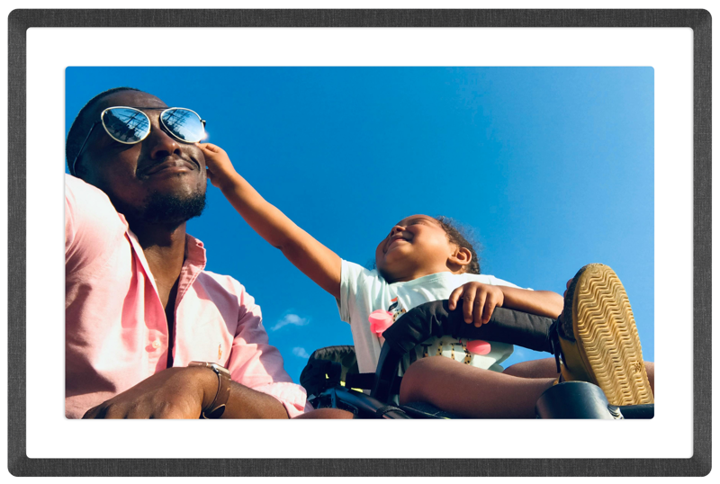 11″ LEXAR Pexar digital picture frame, 2K WiFi Enabled, built-in 32GB