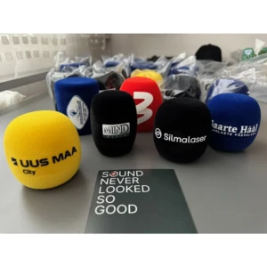 Mukautetut mikrofonisuojat - ammatimainen ääni ja näkyvä visuaalinen brändäys