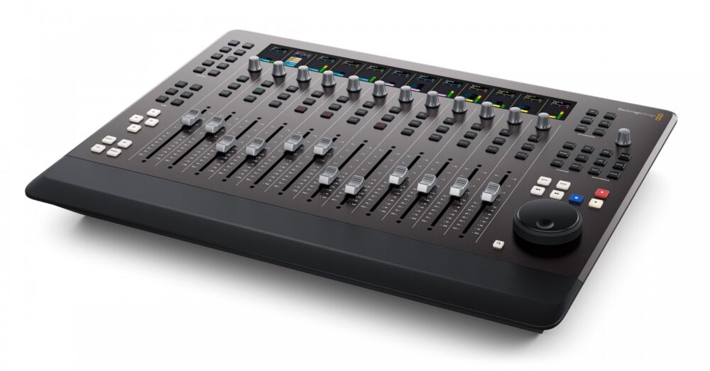 BLACKMAGIC DESIGN Fairlight Desktop Console