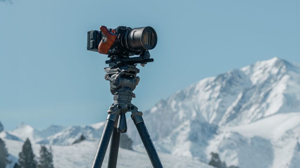 TILTA 75mm Cine Fluid Head with 3-Stage Carbon Fiber Tripod Legs (8KG) - Space Gray