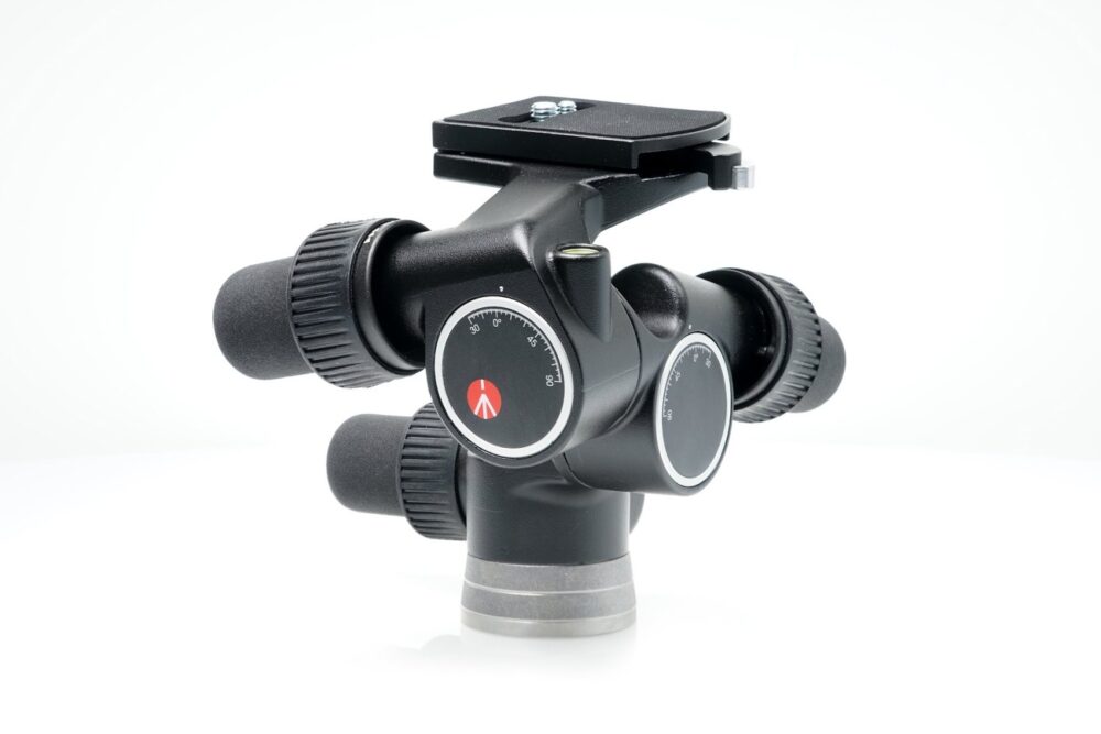 MANFROTTO 405 Geared Tripod Head, strong and light
