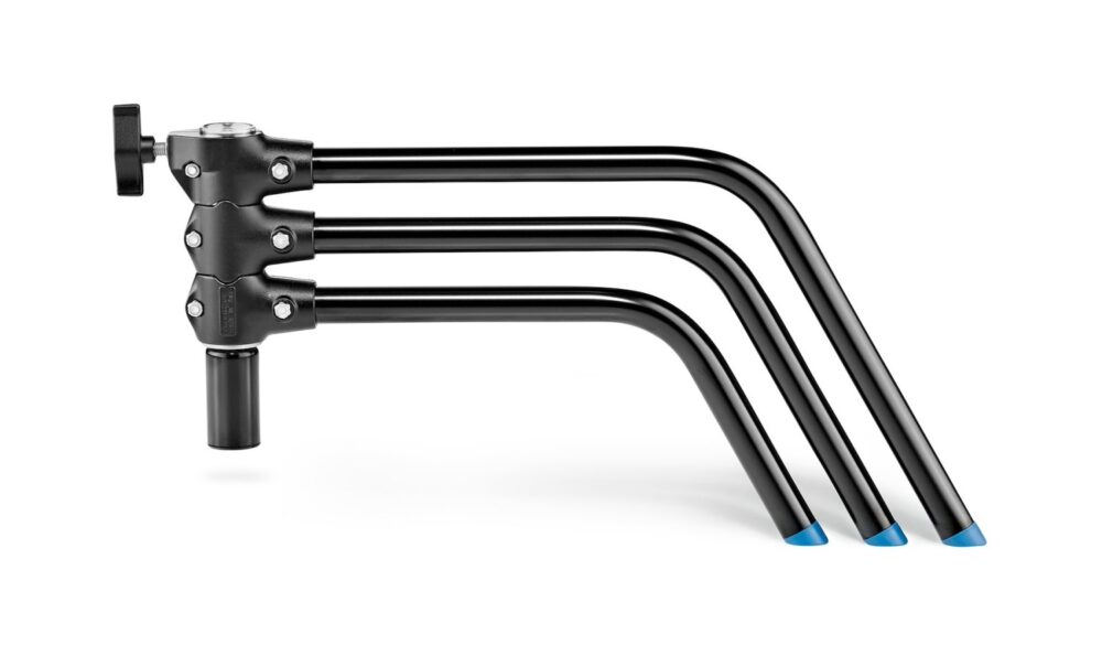 Avenger C-Stand 16 with detachable base black finish