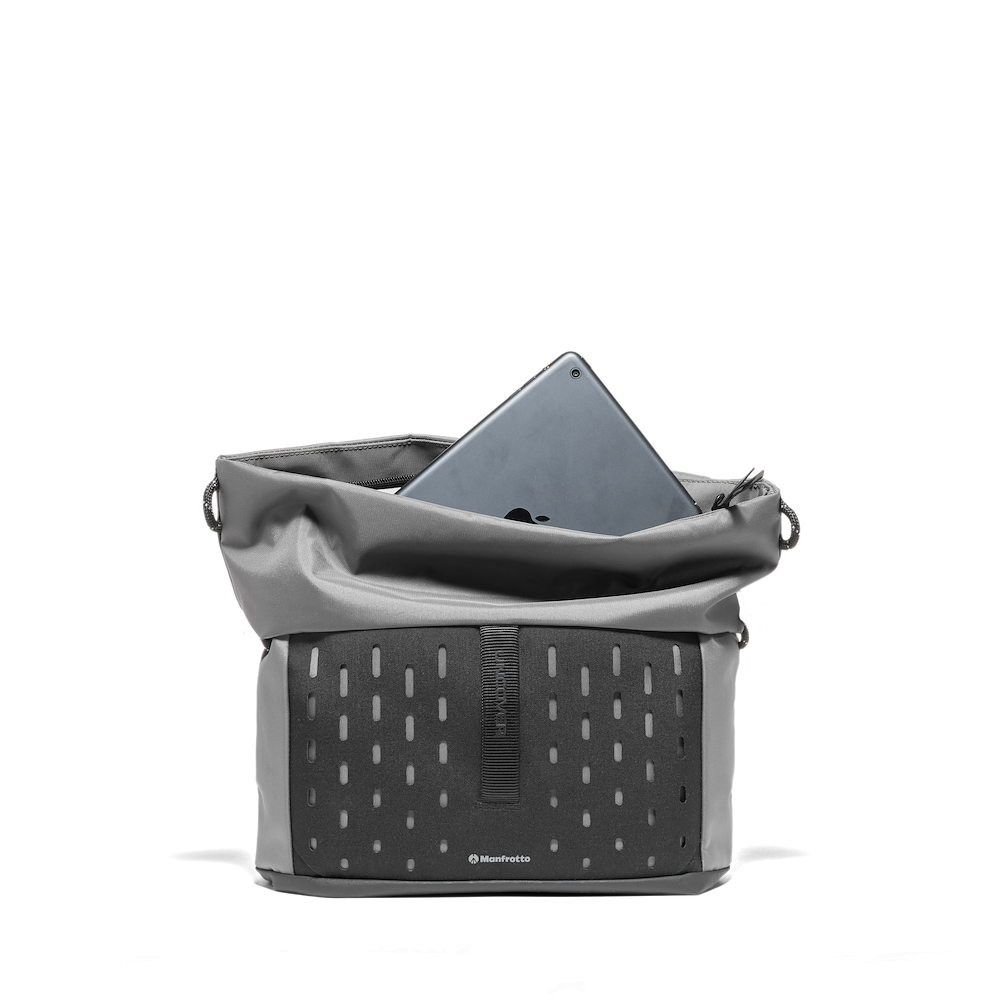 Manfrotto UNCOVER Messenger/Sling 7L – Expandable Camera Bag